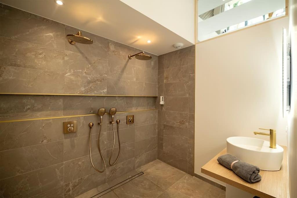 Loft De Luxe Le Chic, Grand Jacuzzi, Vue Port De Plaisance Apartment Saint-Valery-en-Caux Ngoại thất bức ảnh
