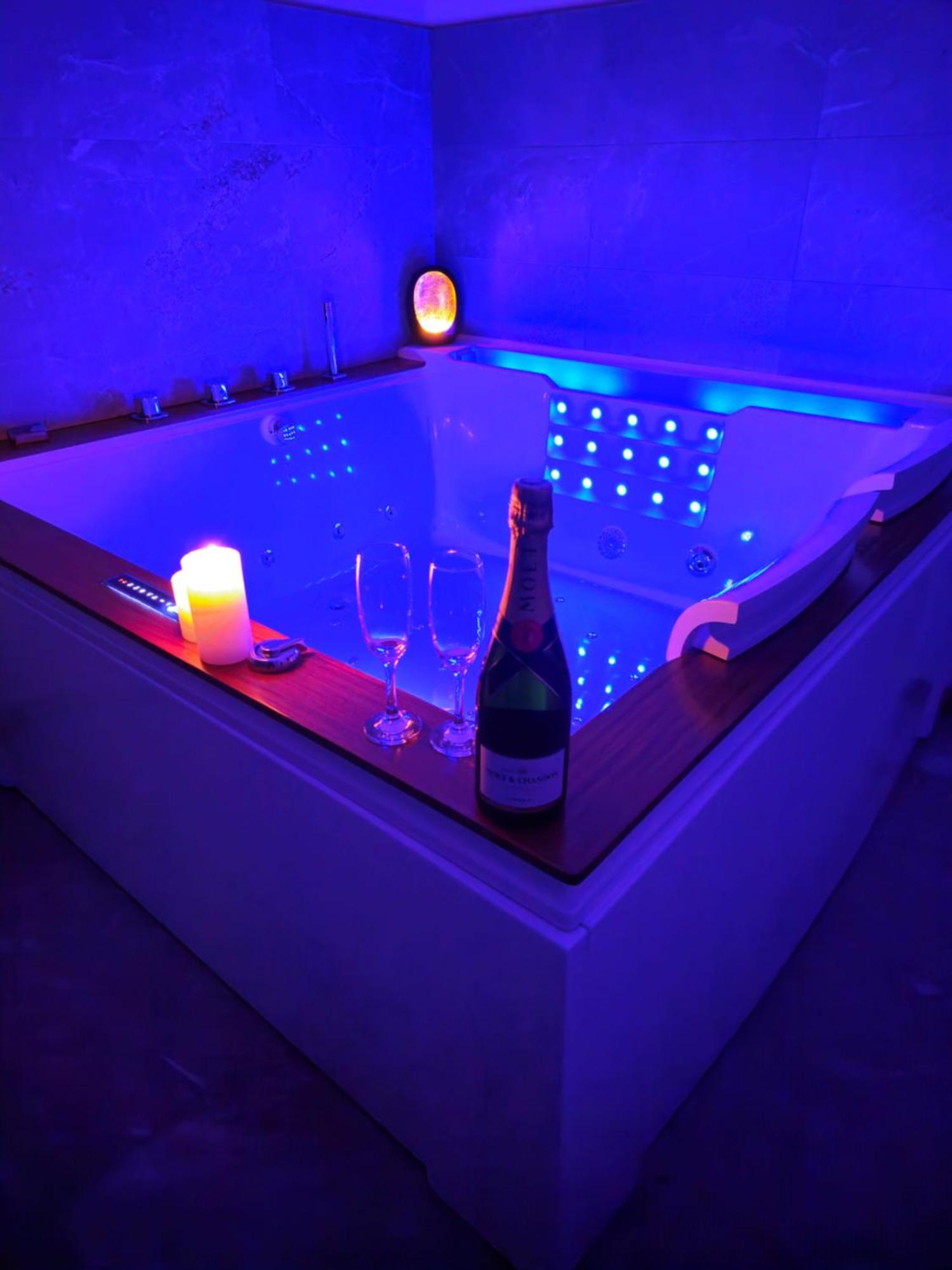 Loft De Luxe Le Chic, Grand Jacuzzi, Vue Port De Plaisance Apartment Saint-Valery-en-Caux Ngoại thất bức ảnh